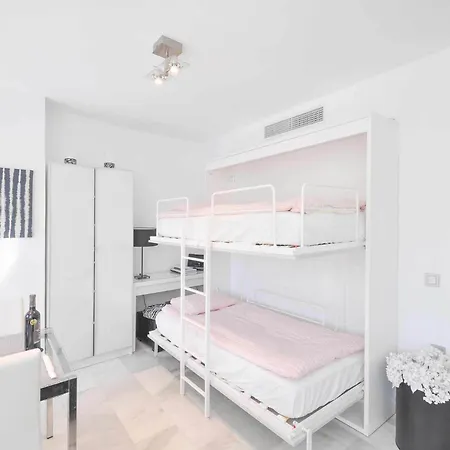 Mr- Cozy 4 Sleep Flat In Marbella, Great Location Apartment