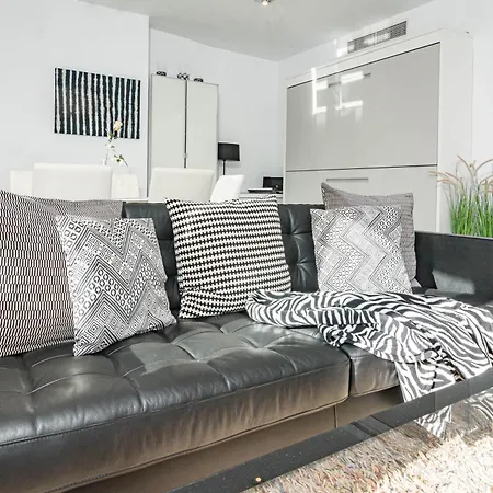 Apartment Mr- Cozy 4 Sleep Flat In Marbella, Great Location Marbella